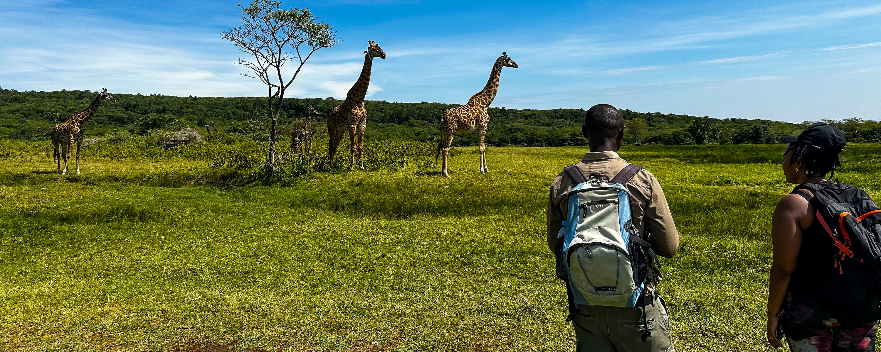På safari til fots i Arusha Nasjonalpark kommer vi tett på dyrelivet